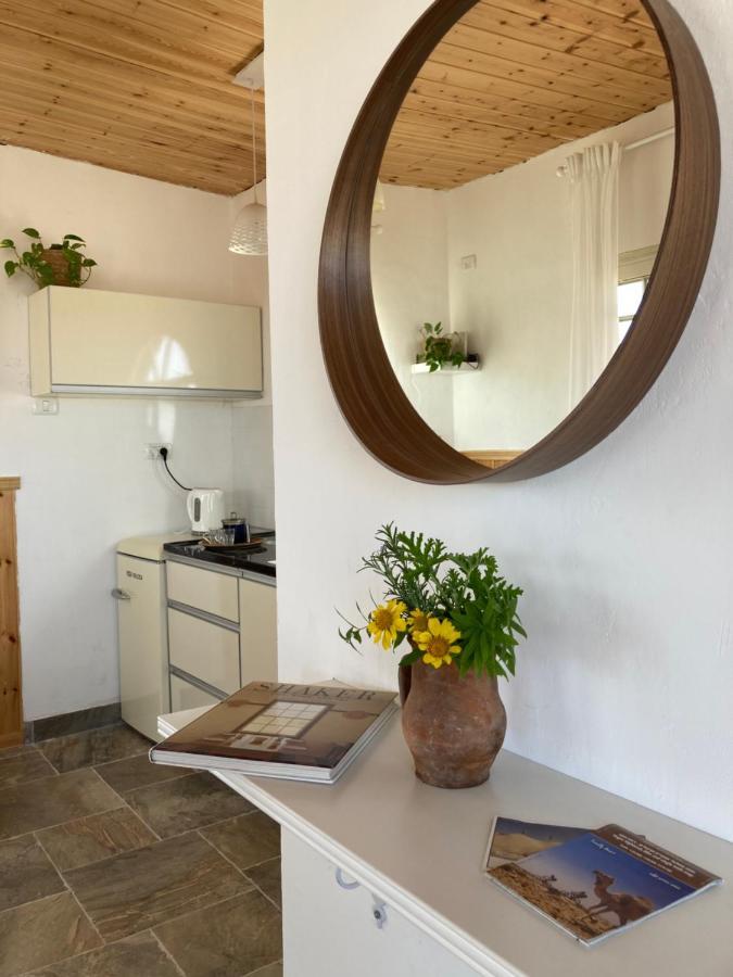 Tobiana Desert Lodging Negev 'Ezuz Екстериор снимка